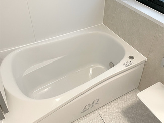 バスルームリフォーム 床の冷えにくさと浴槽保温で冬も快適なバスルーム