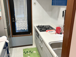 キッチンリフォーム 雰囲気も使い勝手もアップしたツートンカラーのキッチン