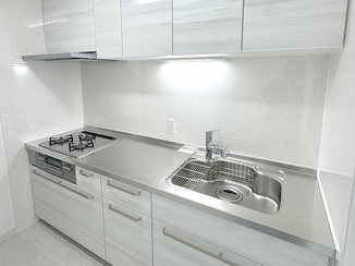 キッチンリフォーム 機能性とデザイン性を両立したスタイリッシュな水まわり